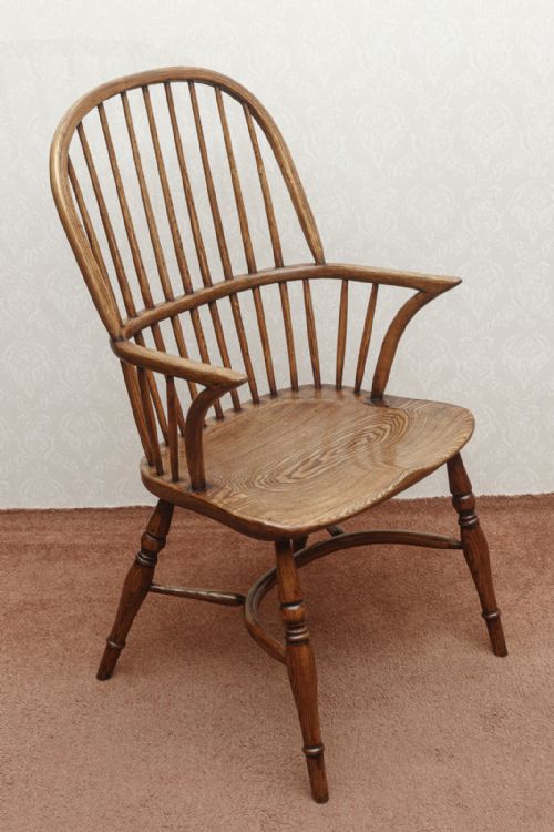 A HIGH QUALITY HOOPBACK STYLE WINDSOR CHAIR IN ASH - ADDITIONAL PHOTO 1