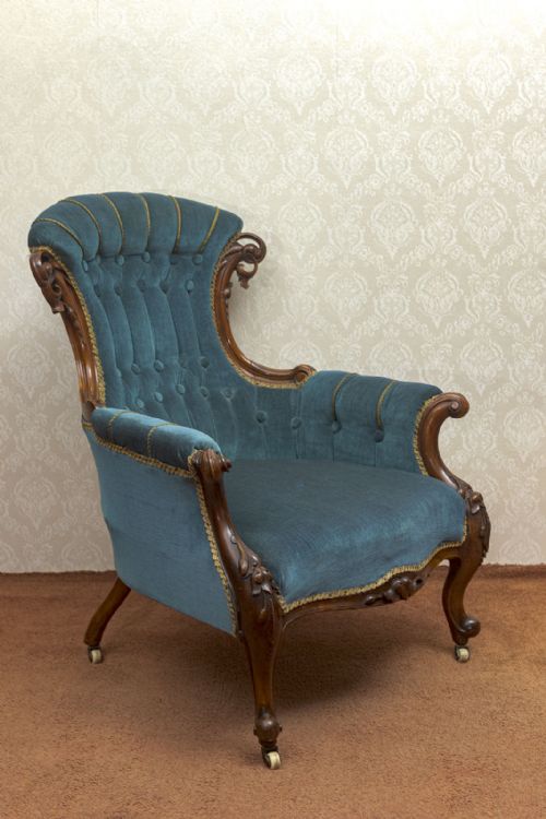 very fine victorian button back armchair of good proportions - CATEGORY: ANTIQUE CHAIRS - DATED 19TH CENTURY
