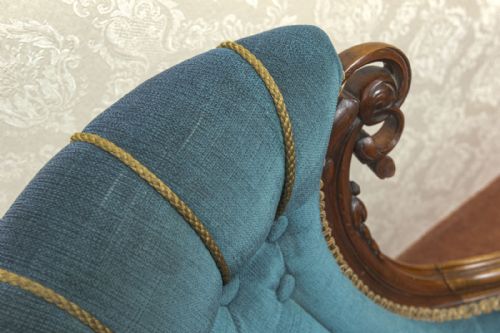 VERY FINE VICTORIAN BUTTON BACK ARMCHAIR OF GOOD PROPORTIONS - ADDITIONAL PHOTO 8