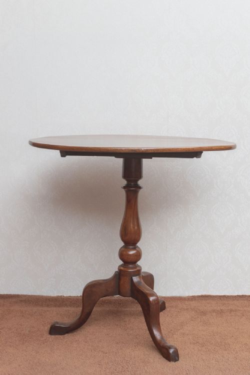 MID 19TH CENTURY OVAL MAHOGANY TIP UP TABLE - ADDITIONAL PHOTO 1