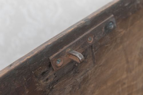 LATE 17TH OR EARLY 18TH CENTURY PLANK COFFER - ADDITIONAL PHOTO 5