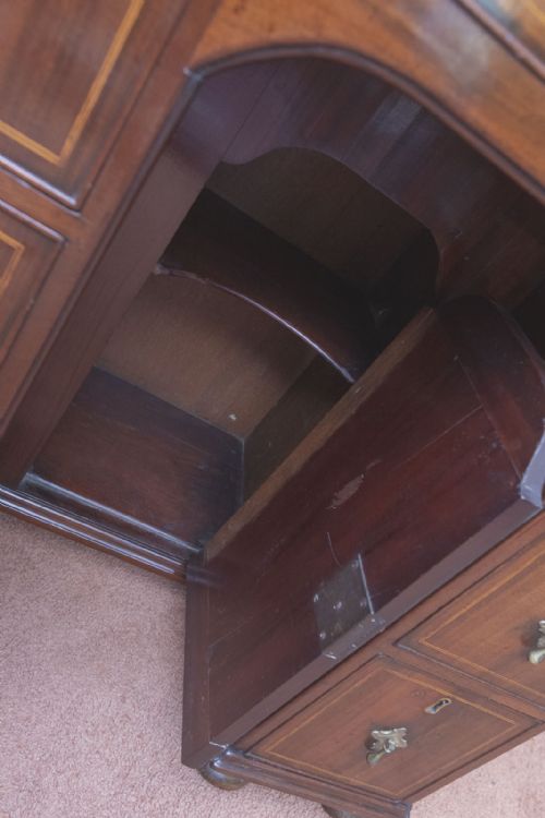 ANTIQUE KNEEHOLE DESK OF SMALL SIZE IN MAHOGANY - ADDITIONAL PHOTO 6