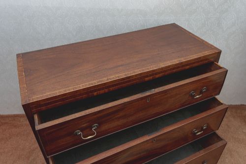 GEORGE III DRESSING CHEST IN MAHOGANY - ADDITIONAL PHOTO 6