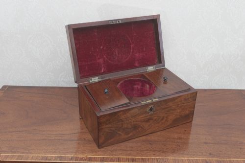 GEORGE III MAHOGANY TEA CADDY OF THE FINEST QUALITY - ADDITIONAL PHOTO 4