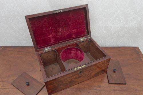 GEORGE III MAHOGANY TEA CADDY OF THE FINEST QUALITY - ADDITIONAL PHOTO 6