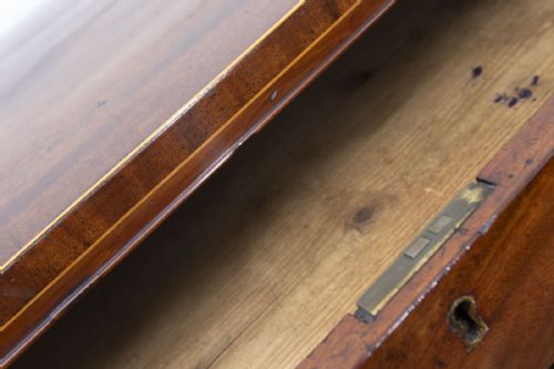 A VERY PRETTY GEORGIAN DRESSING CHEST IN MAHOGANY - ADDITIONAL PHOTO 7