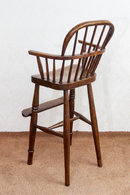 AN ANTIQUE CHILDS CHAIR IN A WINDSOR SHAPE - ADDITIONAL PHOTO 7