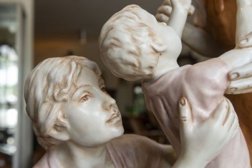 A LARGE ANTIQUE FIGURE GROUP BY ROYAL DUX - ADDITIONAL PHOTO 2