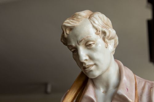A LARGE ANTIQUE FIGURE GROUP BY ROYAL DUX - ADDITIONAL PHOTO 4
