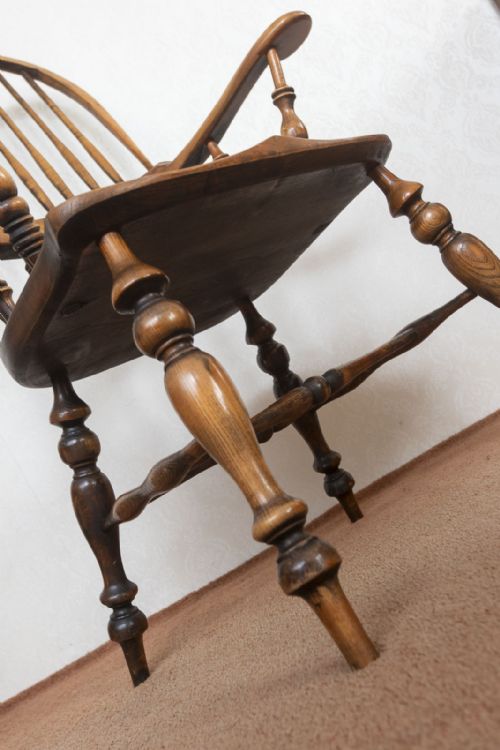A GOOD VINTAGE YORKSHIRE BROAD ARM WINDSOR CHAIR IN ASH - ADDITIONAL PHOTO 1