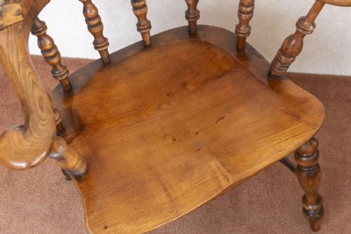 A GOOD VINTAGE YORKSHIRE BROAD ARM WINDSOR CHAIR IN ASH - ADDITIONAL PHOTO 5