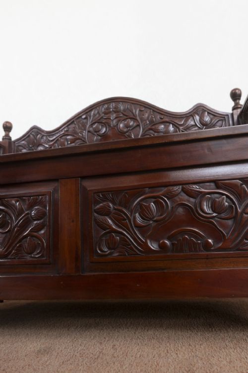 LATE VICTORIAN RED WALNUT HALL BENCH - ADDITIONAL PHOTO 3