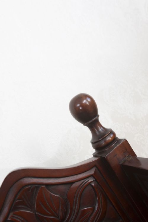 LATE VICTORIAN RED WALNUT HALL BENCH - ADDITIONAL PHOTO 11