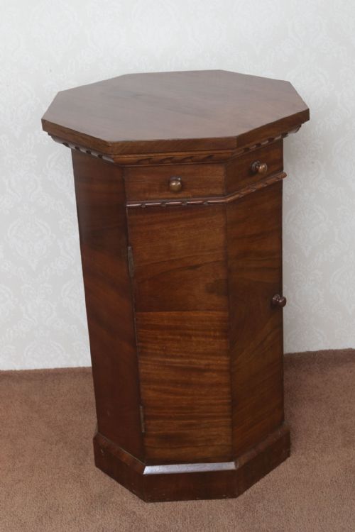 very unusual mahogany bedside pot cupboard - CATEGORY: ANTIQUE CUPBOARDS - DATED 19TH CENTURY