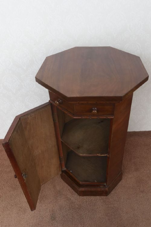VERY UNUSUAL MAHOGANY BEDSIDE POT CUPBOARD - ADDITIONAL PHOTO 4