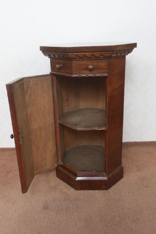 VERY UNUSUAL MAHOGANY BEDSIDE POT CUPBOARD - ADDITIONAL PHOTO 6