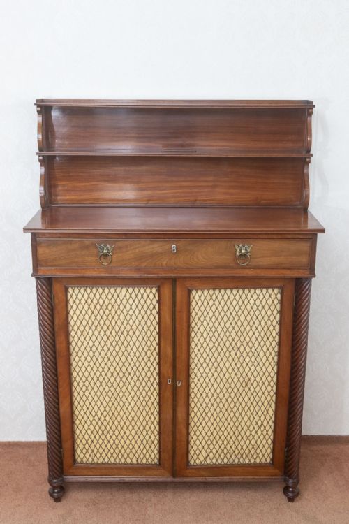 FINE QUALITY REGENCY PERIOD SIDE CABINET WITH BRASS GRILL DOORS - ADDITIONAL PHOTO 2