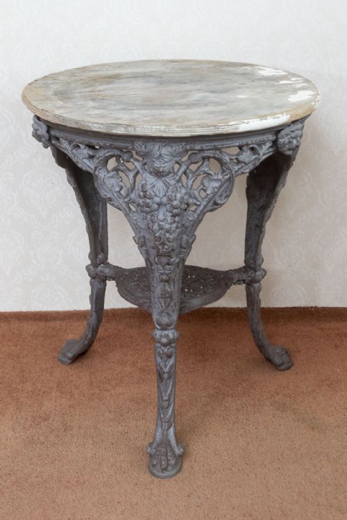 VICTORIAN CAST IRON PUB TABLE - ADDITIONAL PHOTO 3