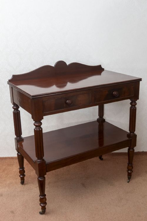 dumb waiter in mahogany - CATEGORY: ANTIQUE FURNITURE - DATED 19TH CENTURY