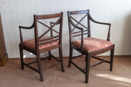 SET OF EIGHT GEORGIAN STYLE MAHOGANY DINING CHAIRS - ADDITIONAL PHOTO 1