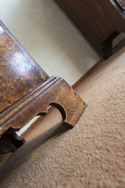 A GEORGE 1ST DRESSING CHEST OF SMALL SIZE IN OAK AND WALNUT - ADDITIONAL PHOTO 8