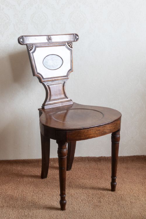 VERY GOOD GEORGE III MAHOGANY HALL CHAIR - ADDITIONAL PHOTO 1