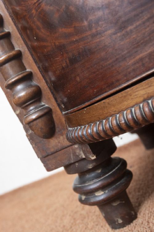 LARGE REGENCY PERIOD MAHOGANY DRESSING CHEST - ADDITIONAL PHOTO 6