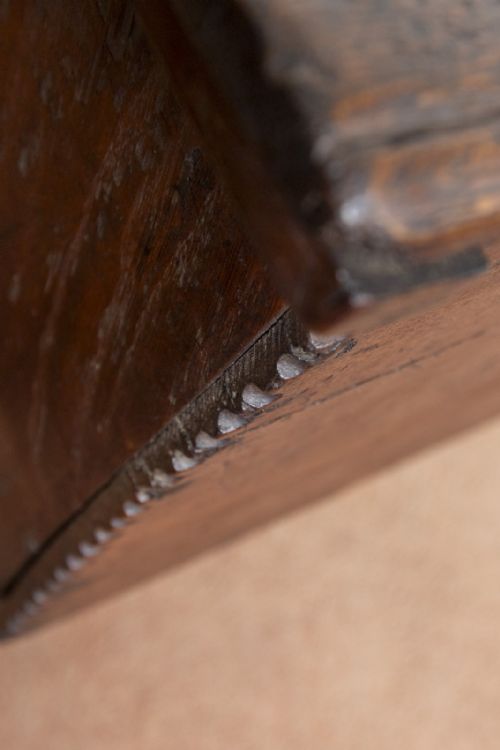 GOOD ENGLISH PLANK COFFER SWORD CHEST - ADDITIONAL PHOTO 4