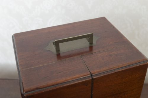 VETERINARY CABINET - ADDITIONAL PHOTO 1