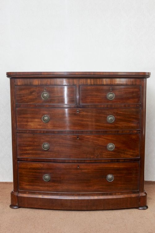 MAHOGANY BOW FRONT DRESSING CHEST IN FINE ORIGINAL CONDITION - ADDITIONAL PHOTO 1
