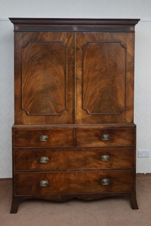 18TH CENTURY MAHOGANY PRESS CUPBOARD - ADDITIONAL PHOTO 3