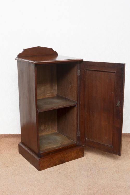 VICTORIAN BEDSIDE CUPBOARD IN BURR WALNUT - ADDITIONAL PHOTO 4