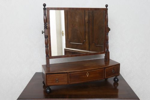 georgian bow front box mirror with three drawers - CATEGORY: ANTIQUE MIRRORS - DATED 1800