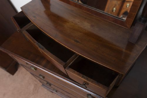 GEORGIAN BOW FRONT BOX MIRROR WITH THREE DRAWERS - ADDITIONAL PHOTO 4
