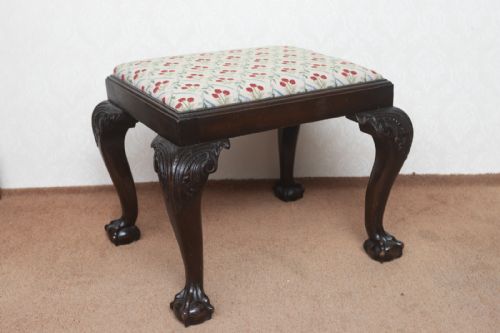 VERY STURDY LATE 18TH CENTURY MAHOGANY STOOL WITH CABRIOLET LEGS - ADDITIONAL PHOTO 1