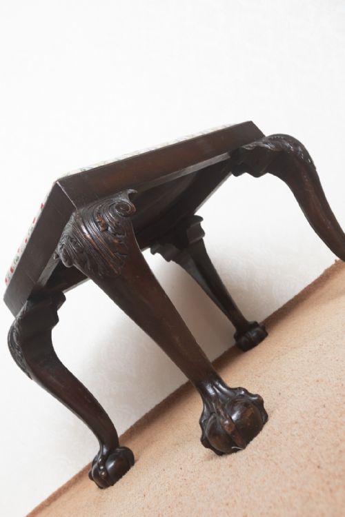 VERY STURDY LATE 18TH CENTURY MAHOGANY STOOL WITH CABRIOLET LEGS - ADDITIONAL PHOTO 3