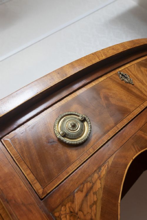 GEORGIAN MAHOGANY BOW FRONT SIDEBOARD WITH WONDERFUL INLAY - ADDITIONAL PHOTO 4