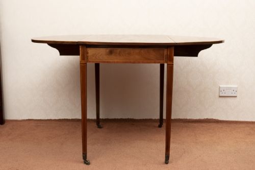 OVAL PEMBROKE TABLE OF VERY FINE QUALITY - ADDITIONAL PHOTO 3