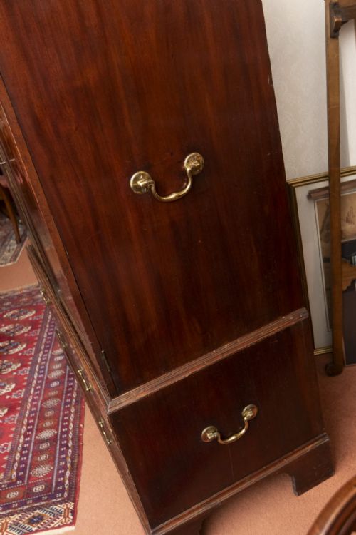 RARE 18TH CENTURY MAHOGANY PRESS CUPBOARD IN REMARKABLE CONDITION - ADDITIONAL PHOTO 7