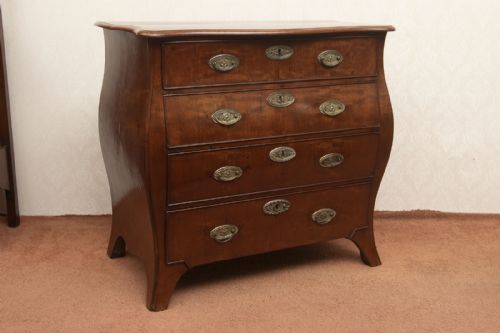 RARE 18TH CENTURY DUTCH BOMBE FOUR DRAWER CHEST - ADDITIONAL PHOTO 1