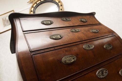 RARE 18TH CENTURY DUTCH BOMBE FOUR DRAWER CHEST - ADDITIONAL PHOTO 2
