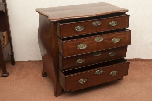 RARE 18TH CENTURY DUTCH BOMBE FOUR DRAWER CHEST - ADDITIONAL PHOTO 8