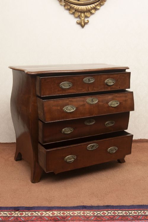 RARE 18TH CENTURY DUTCH BOMBE FOUR DRAWER CHEST - ADDITIONAL PHOTO 9