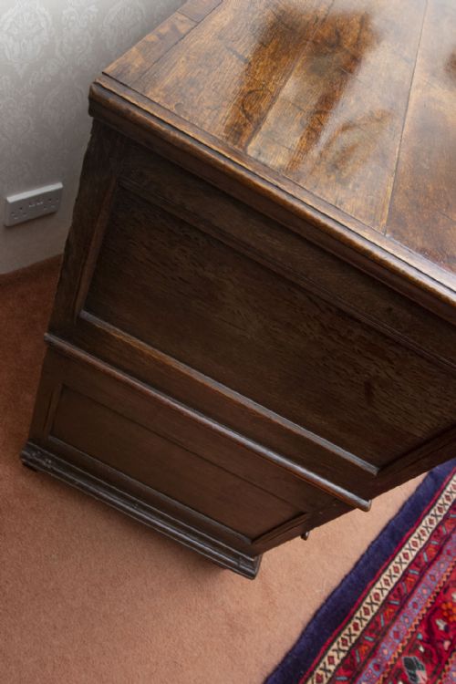 LATE JACOBEAN OAK CHEST IN AMAZING ORIGINAL CONDITION - ADDITIONAL PHOTO 6