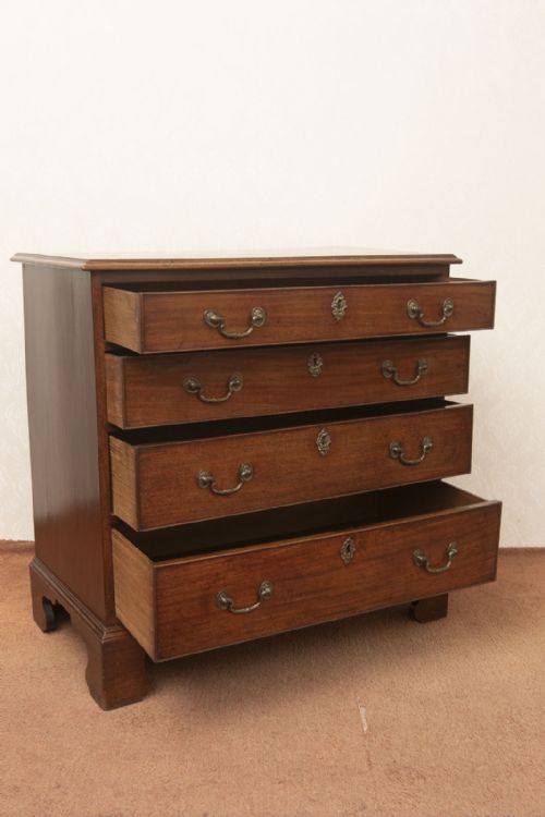 GEORGE III MAHOGANY DRESSING CHEST OF SMALL SIZE - ADDITIONAL PHOTO 6