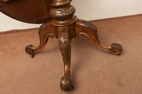 VICTORIAN OVAL LOO TABLE IN BURR WALNUT - ADDITIONAL PHOTO 2
