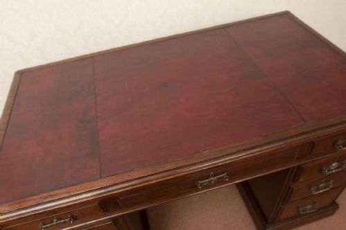 LATE NINETEENTH CENTURY OAK TWIN PEDASTAL DESK - ADDITIONAL PHOTO 4