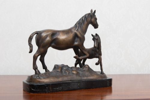 very attractive bronze statue on a marble base - CATEGORY: ANTIQUE METAL - DATED 19TH CENTURY