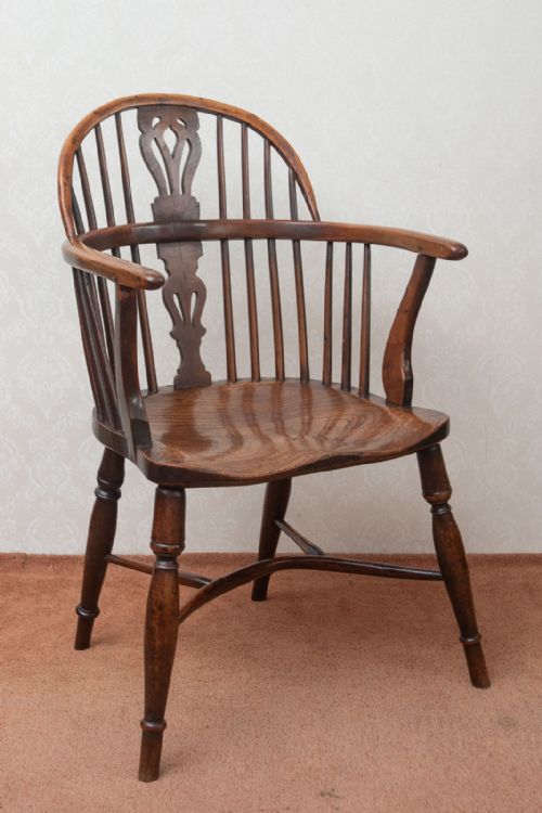 attractive low back windsor chair in yew - CATEGORY: ANTIQUE CHAIRS - DATED 19TH CENTURY