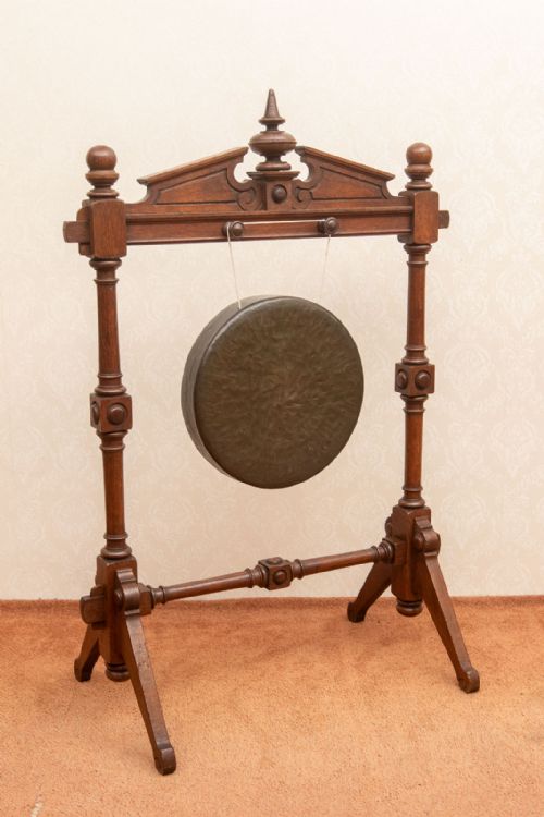 victorian oak framed bronze gong - CATEGORY: ANTIQUE MISCELLANEOUS - DATED 19TH CENTURY